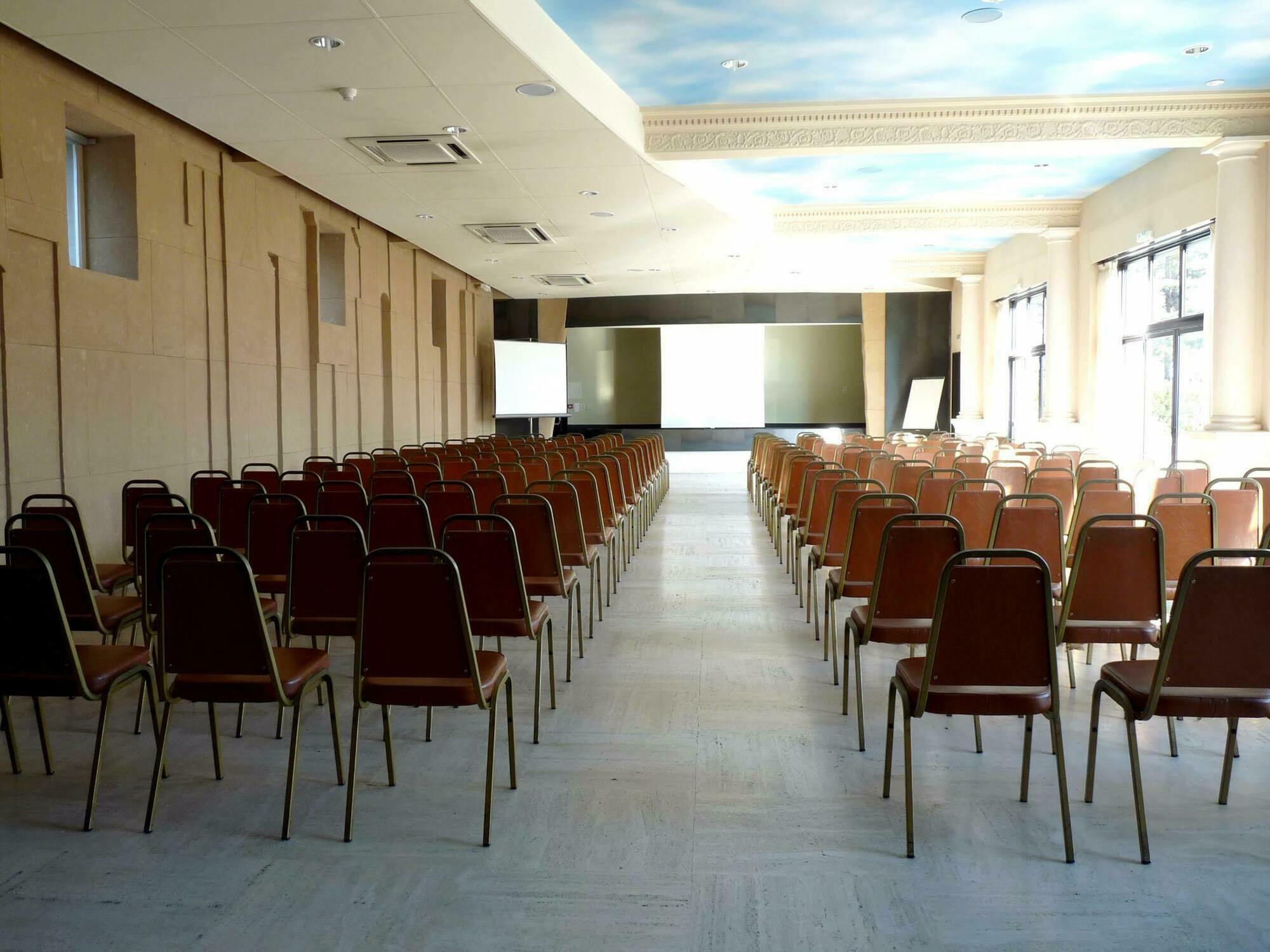 Authentic By Balladins - Rodez / Le Segala Hotel Baraqueville