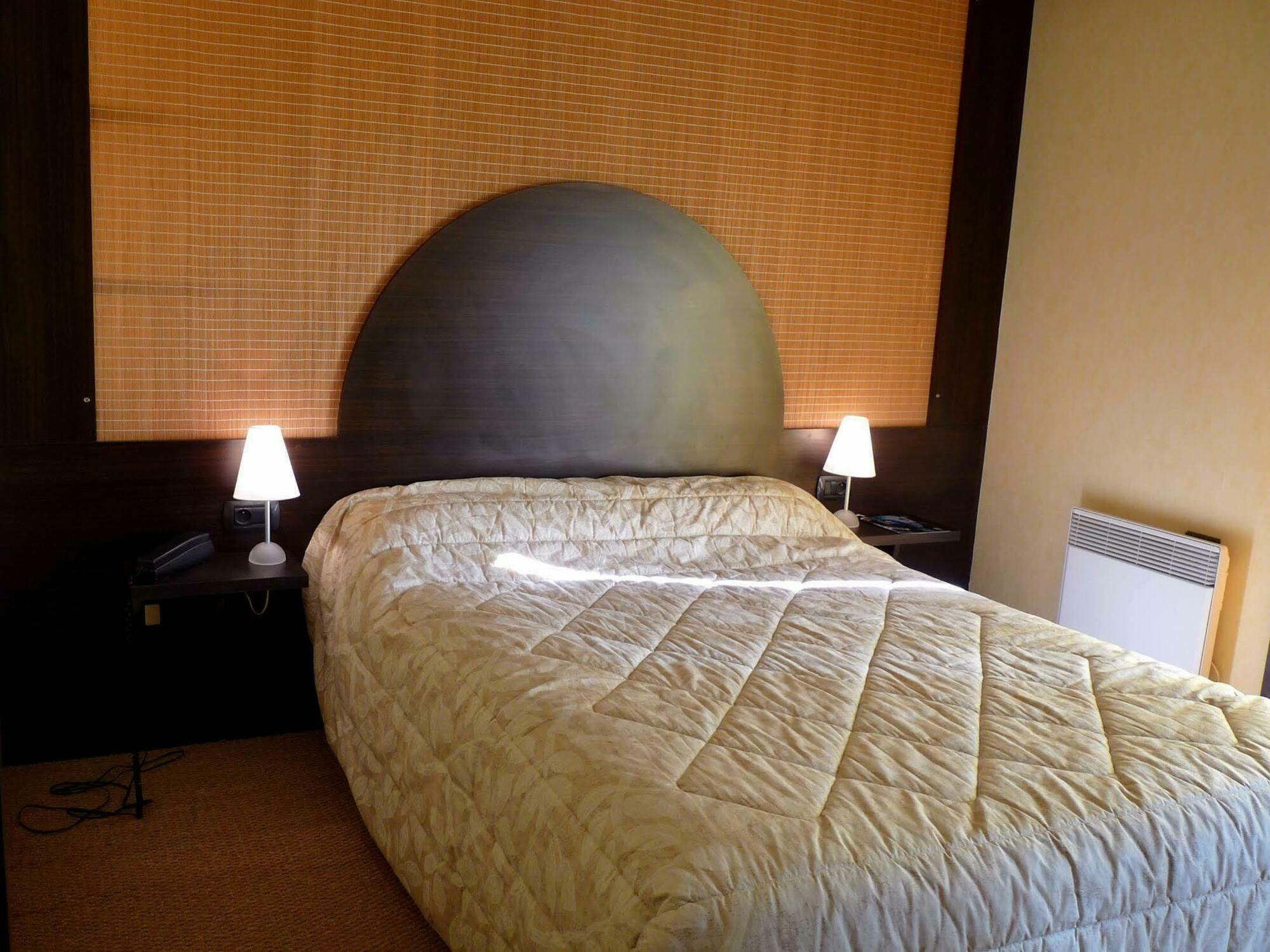 Hotel Authentic By Balladins - Rodez / Le Segala